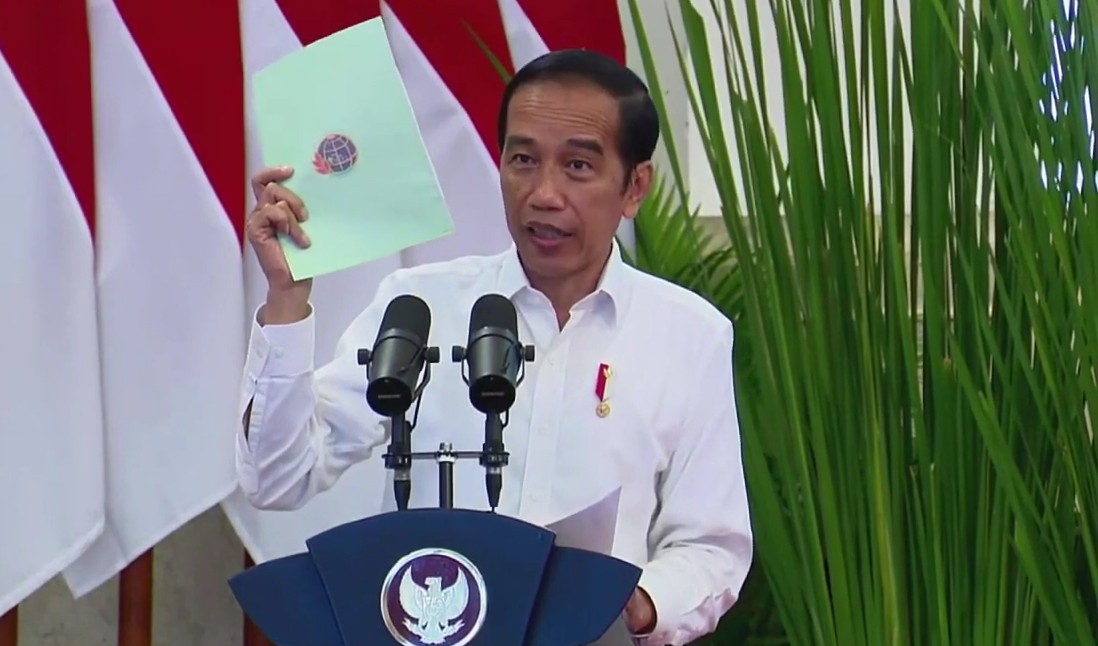 Presiden Jokowi Serahkan Sertifikat Tanah Untuk Rakyat Se-Indonesia