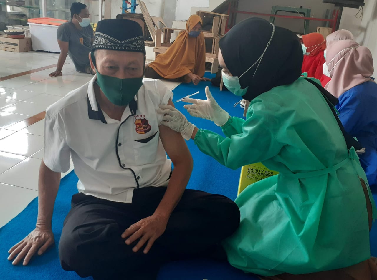 DPD HIPMIKIMDO NTB Dukung TNI-POLRI, Gugus Tugas Covid -19, Gelar Vaksinasi Datangi Warga