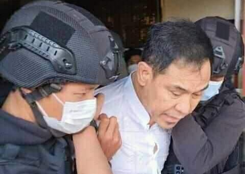 Munarman Ditangkap Densus 88 Mabes Polri