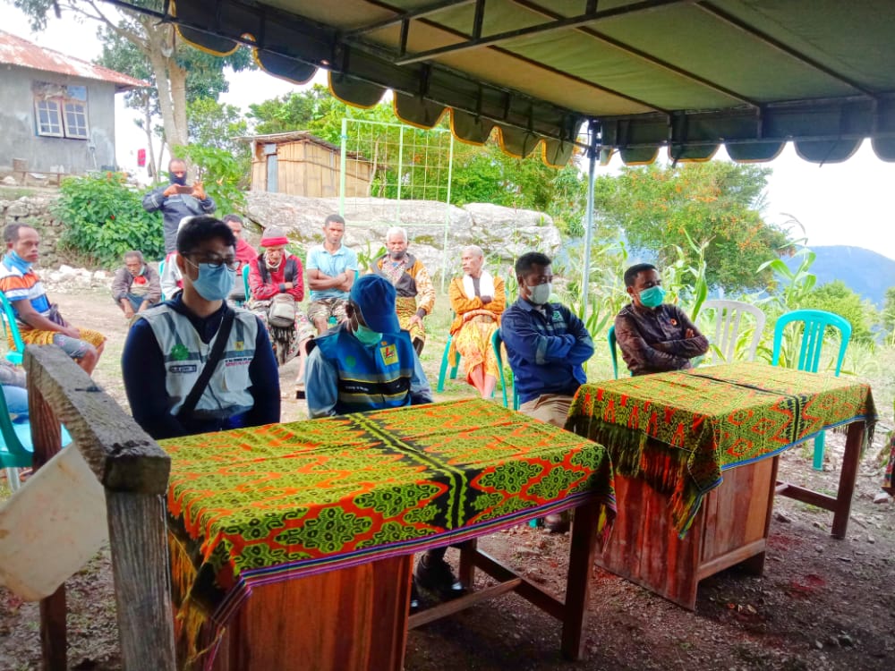 Warga Menyambut 2 Berkat Pemerintah Di Desa Fatu’ulan Dengan Menggelar Doa Syukuran Bersama