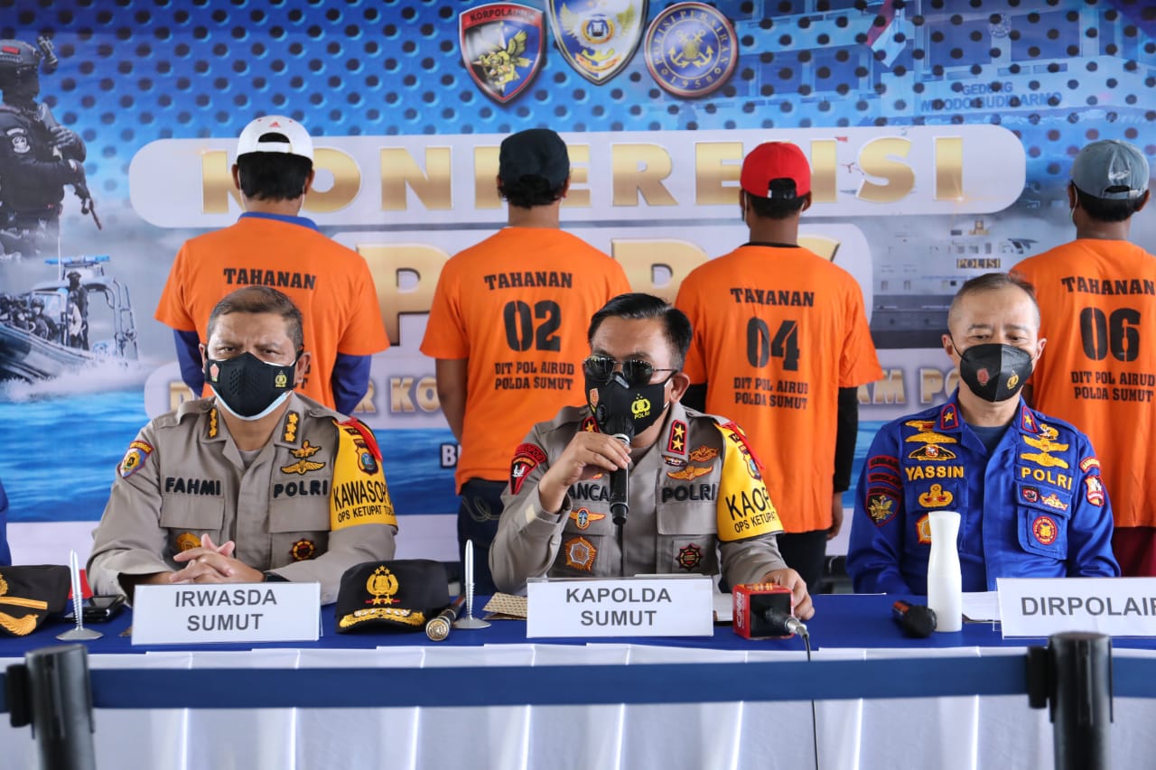 Kapolda Sumut dan Dir Polair Korpolairud Baharkam Polri Pimpin Press Rilis Penangkapan 2 Kapal Ikan Asing