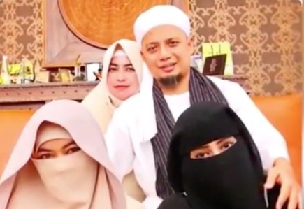 Sah! 10 Orang Ini Jadi Ahli Waris Ustaz Arifin Ilham, Istri ke-3 Tak Ada