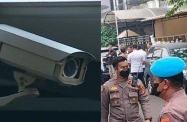 Polisi Akhirnya Buka Detik-detik Brigadir J Terekam CCTV Sebelum Tewas, Lihat
