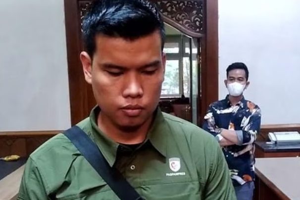 Dikritik Tak Sopan Lepas Masker Anggota Paspampres, Gibran Merespon Begini