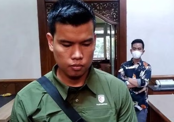 Dikritik Tak Sopan Lepas Masker Anggota Paspampres, Gibran Merespon Begini