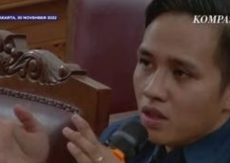 Bharada E Sebut Ada Perempuan Cantik Keluar dari Rumah FS Sambil Menangis, Ini Tanggapan Pengacara Ferdy Sambo