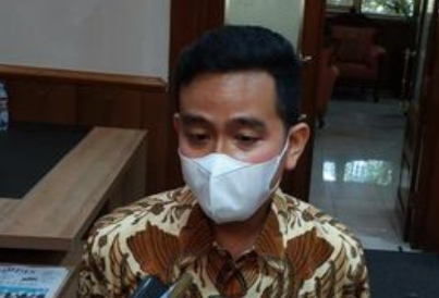 Duh! Pekerja Proyek Masjid Tinggalkan Utang Rp145 juta di Warung, Ini Reaksi Gibran Putra Jokowi