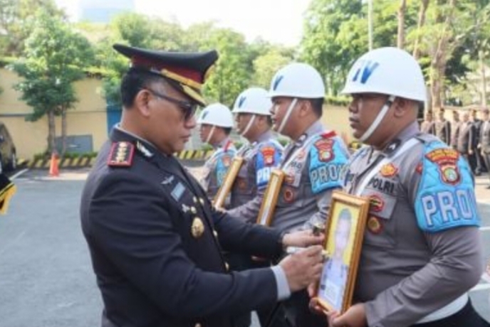 Kombes Gidion Murka dan Langsung Pecat 3 Oknum Polri Ini, Dosanya Sungguh Memalukan!