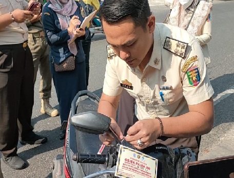 Penunggak Pajak Kendaraan Siap-Siap! Samsat 2024: Petugas Bakal Kunjungi Rumah dan Lakukan Ini