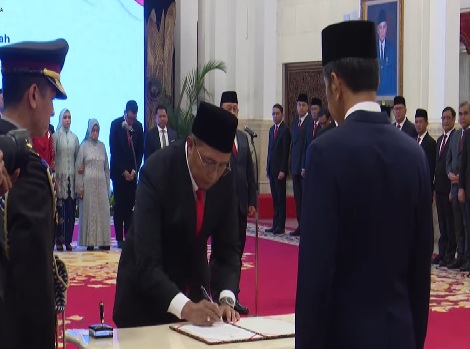 Presiden Jokowi Resmi Lantik 3 Menteri, 1 Wamen, dan 3 Kepala Badan, Kenali Sosoknya